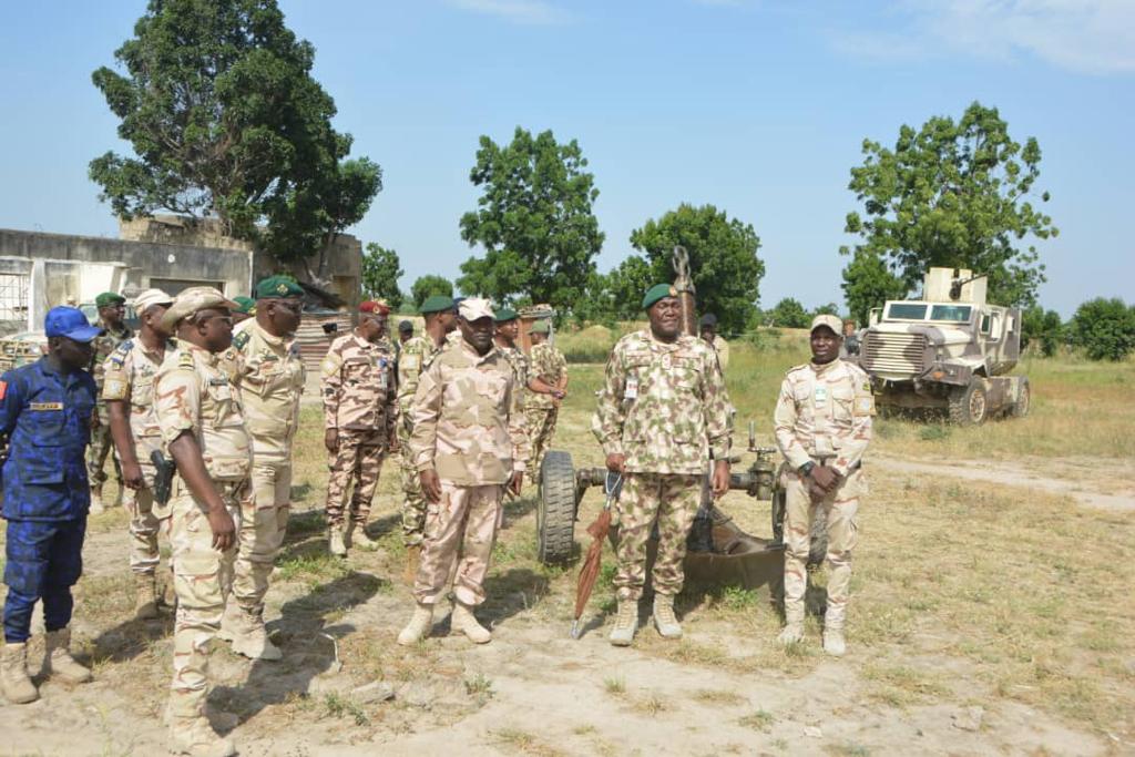 FORCE COMMANDER MULTINATIONAL JOINT TASK FORCE VISITS TROOPS IN THE FRONTLINE, APPLAUDS PERFORMANCE